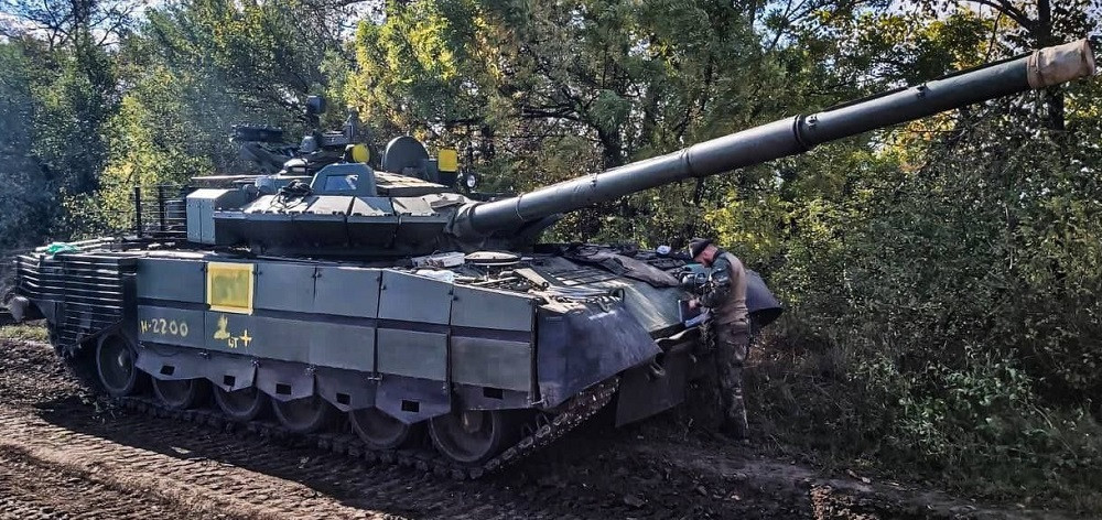 Chiến tăng T-80 hiện đại nhất Ukraine vừa tịch thu từ Nga mạnh cỡ nào? 