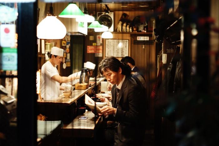 Tiệm mì tại Nhật Bản cấm thực khách dùng điện thoại