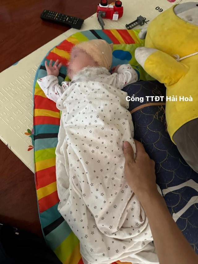 Quảng Ninh: Tìm thân nhân bé sơ sinh bị bỏ rơi giữa đêm ở Móng Cái